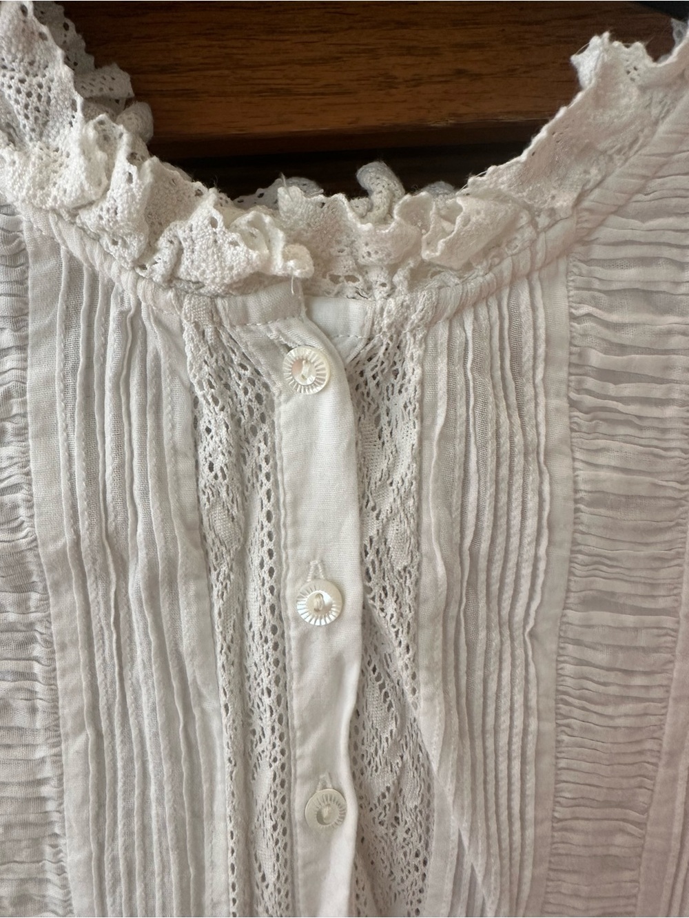 Doen Lace-Trim Button Front Top - Picture 2 of 6